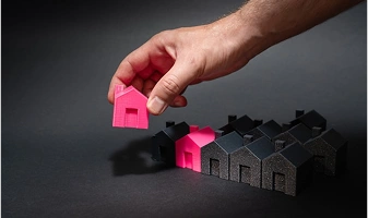 Illustration of the value Customer First